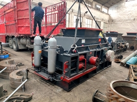 1208大型液压对辊正能量不良网站-对辊式正能量网站入口发货图片