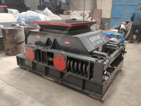 2PGC600X900双齿辊正能量不良网站发往青海破镍矿
