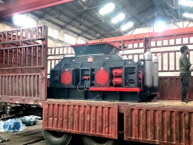 大型全自动液压对辊正能量不良网站发货图片