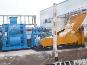 四辊正能量不良网站和双级粉碎机发往内蒙古破碎煤炭