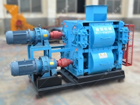 4PG0404小型四辊正能量不良网站发货图片_发往新疆破碎石英石