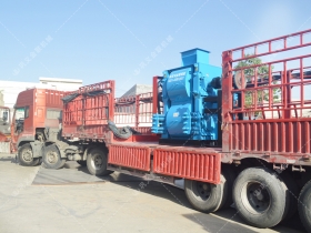 4PG0806中型四辊正能量不良网站发往广西南宁破碎铁矿石