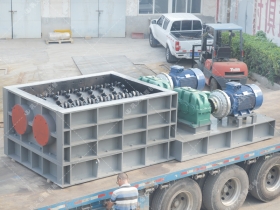 2PLF80/200强力分级双齿辊正能量不良网站发往山东淄博破碎煤炭