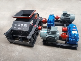 2PGC900X900大型双齿辊正能量不良网站发往内蒙古乌海粉碎煤