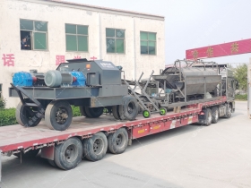 1200x800大型移动式对辊正能量网站入口发货图片