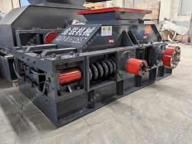 2PG800*600对辊正能量不良网站发往广东三江_鹅卵石制砂