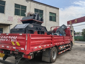 中型制砂设备2PG0806对辊正能量网站入口发往河南