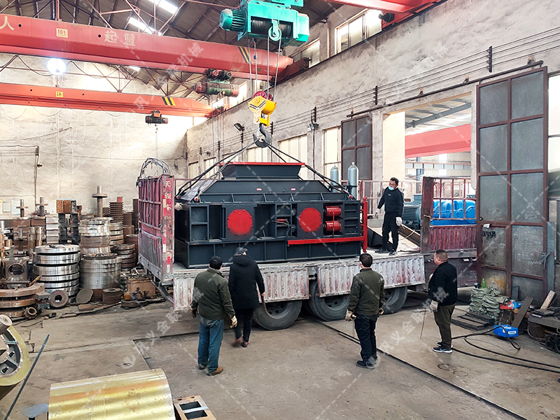 2PGY1500x1000型液压对辊正能量不良网站发往云南昆明