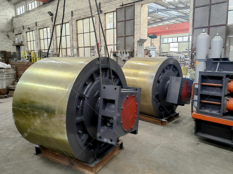 1810液压对辊正能量网站入口一小时产量多少？