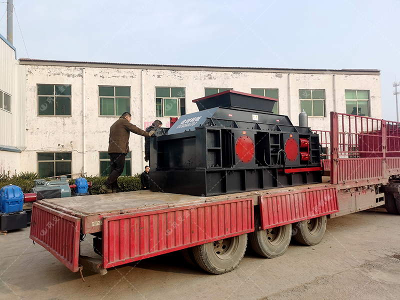 建筑用砂配置的液压对辊正能量网站入口多少钱一台？