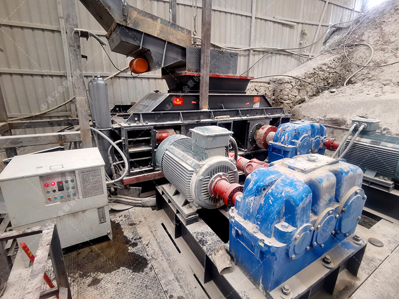 建筑用砂配置的液压对辊正能量网站入口多少钱一台？