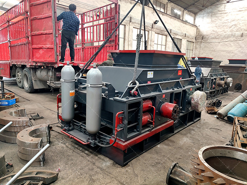 1208大型液压对辊正能量不良网站-对辊式正能量网站入口发货图片