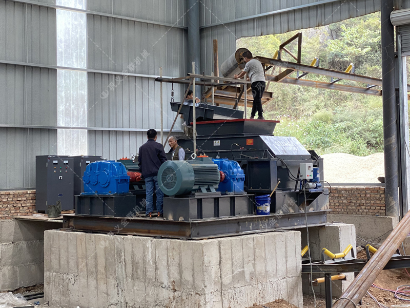 解决对辊正能量不良网站运转过程中轴承温度过高的方法