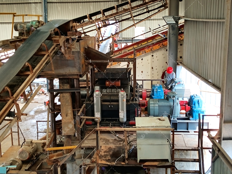 硅矿石对辊正能量网站入口：180吨/时高效能，如何选择实力厂家是关键