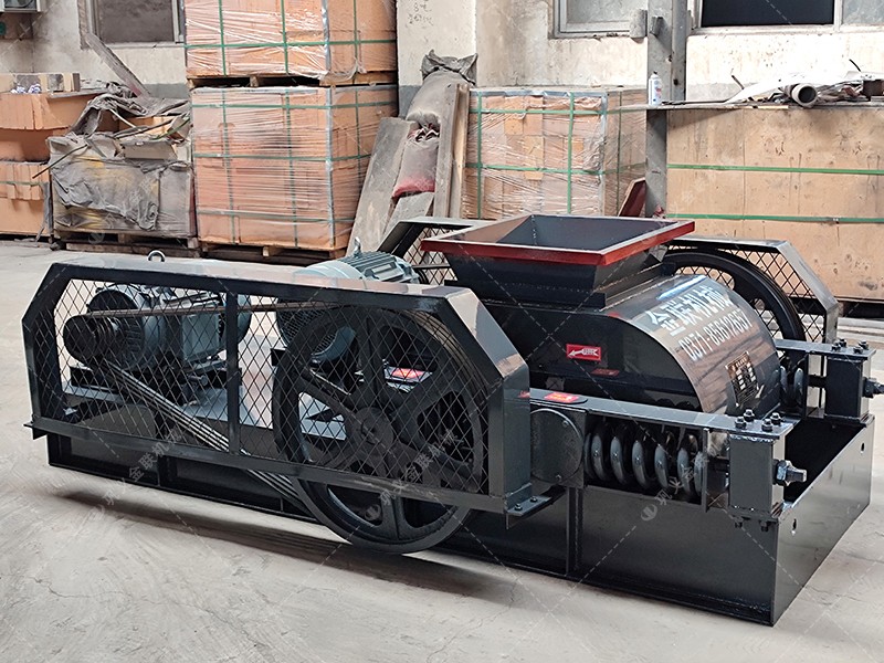 双齿辊正能量不良网站，如何解决大块物料破碎的困扰？