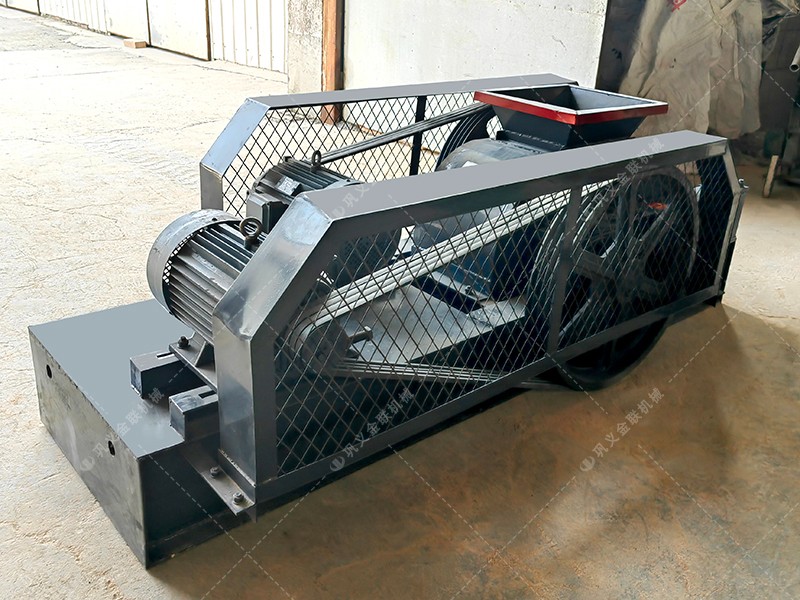 双齿辊正能量不良网站，如何解决大块物料破碎的困扰？