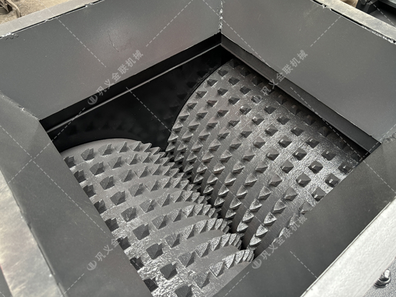 大块煤矸石直接喂料会损坏设备？狼牙齿辊为何敢承诺'来者不拒'？