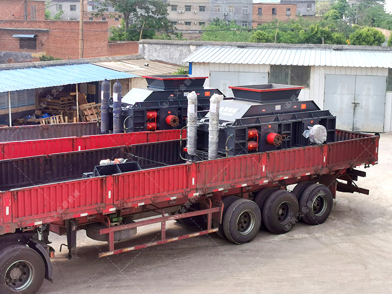 时产100吨和200吨的石灰石生产线，选择的液压对辊正能量网站入口有何不同？